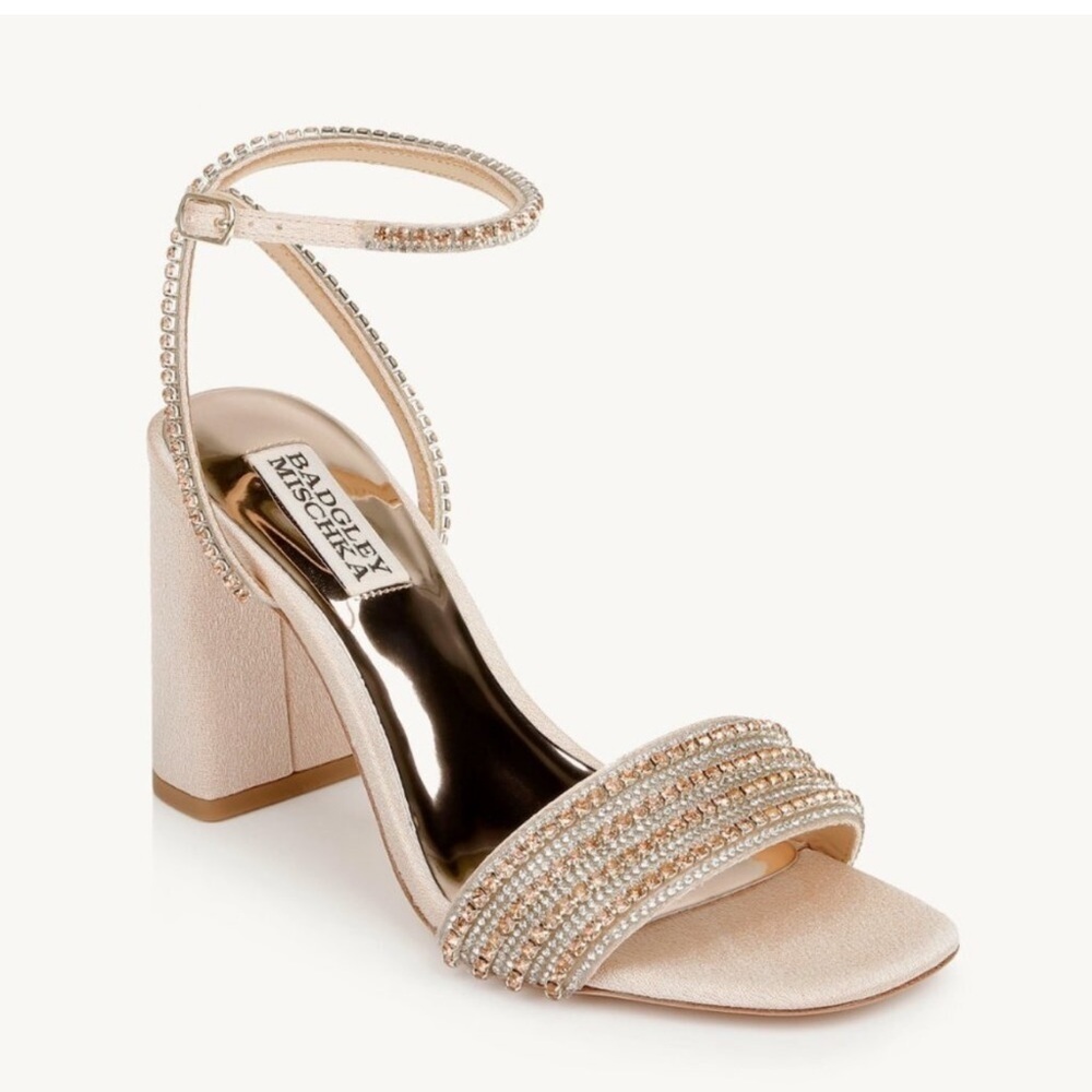 Badgley Mischka Becca Strappy Block Heel Sandals in Seashell 8.5